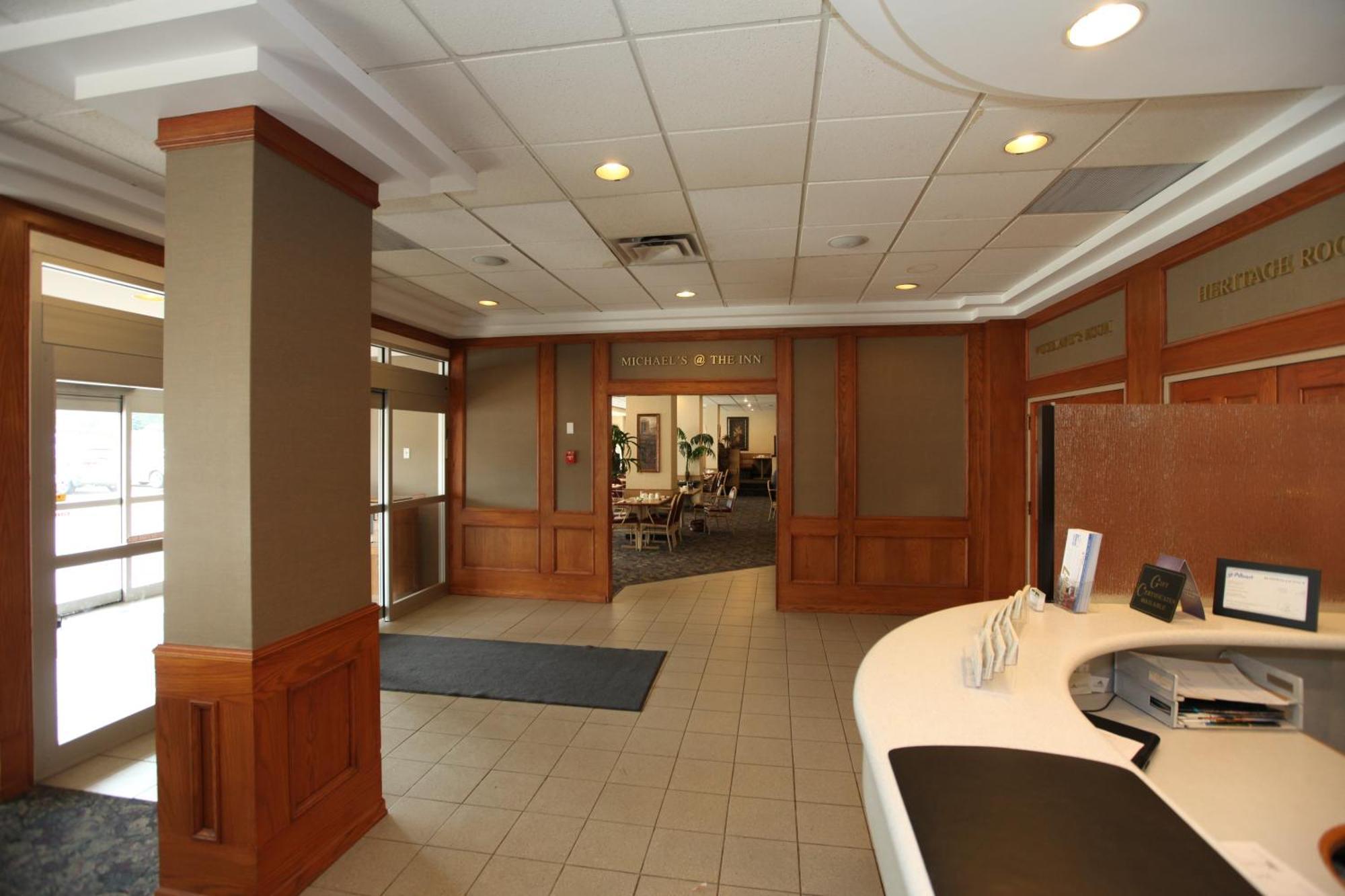 St. Albert Inn & Suites Saint Albert ภายนอก รูปภาพ