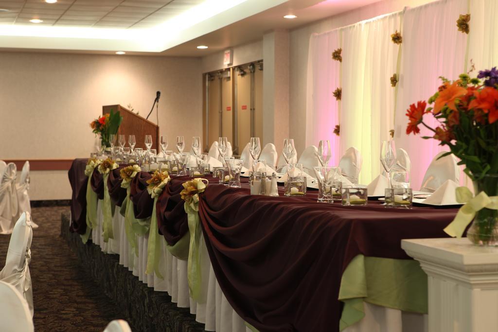 St. Albert Inn & Suites Saint Albert ภายนอก รูปภาพ