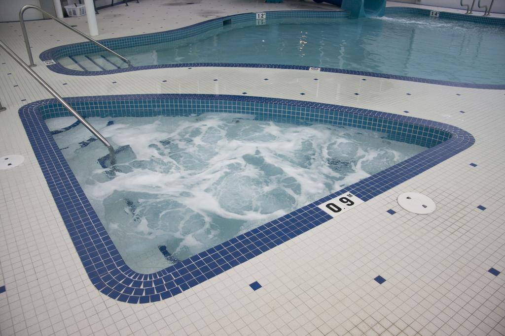 St. Albert Inn & Suites Saint Albert ภายนอก รูปภาพ