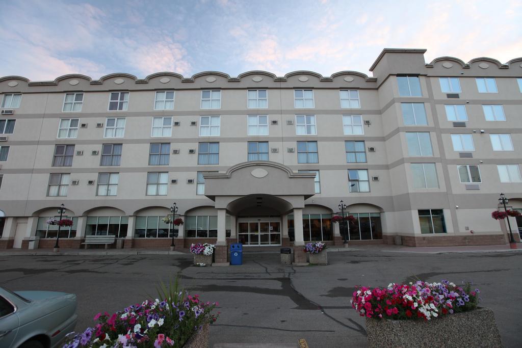 St. Albert Inn & Suites Saint Albert ภายนอก รูปภาพ