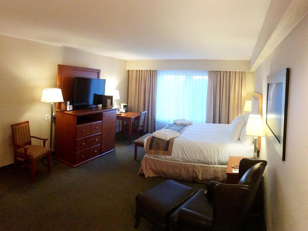 St. Albert Inn & Suites Saint Albert ภายนอก รูปภาพ